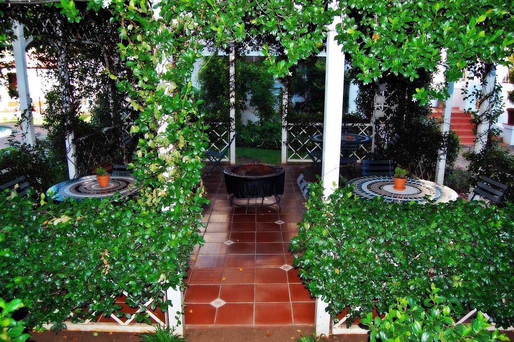 A Tapestry Garden Guest House Почефструм Екстер'єр фото