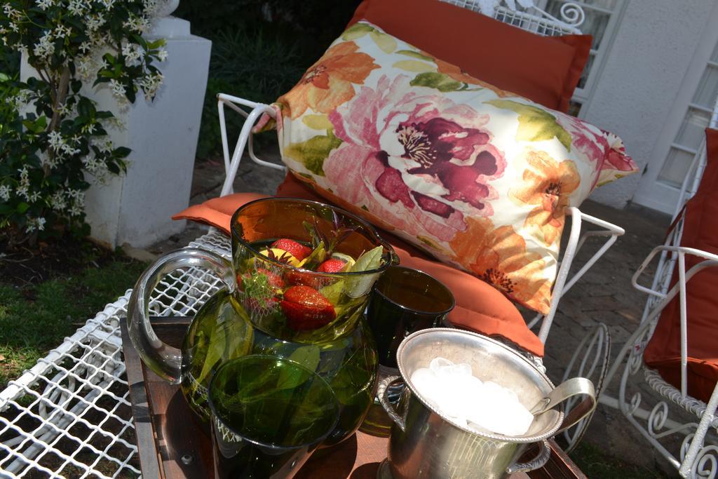 A Tapestry Garden Guest House Почефструм Екстер'єр фото