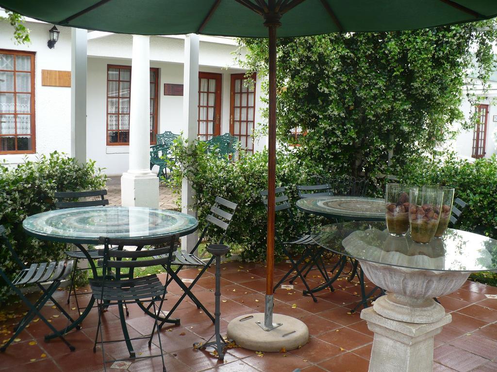 A Tapestry Garden Guest House Почефструм Екстер'єр фото